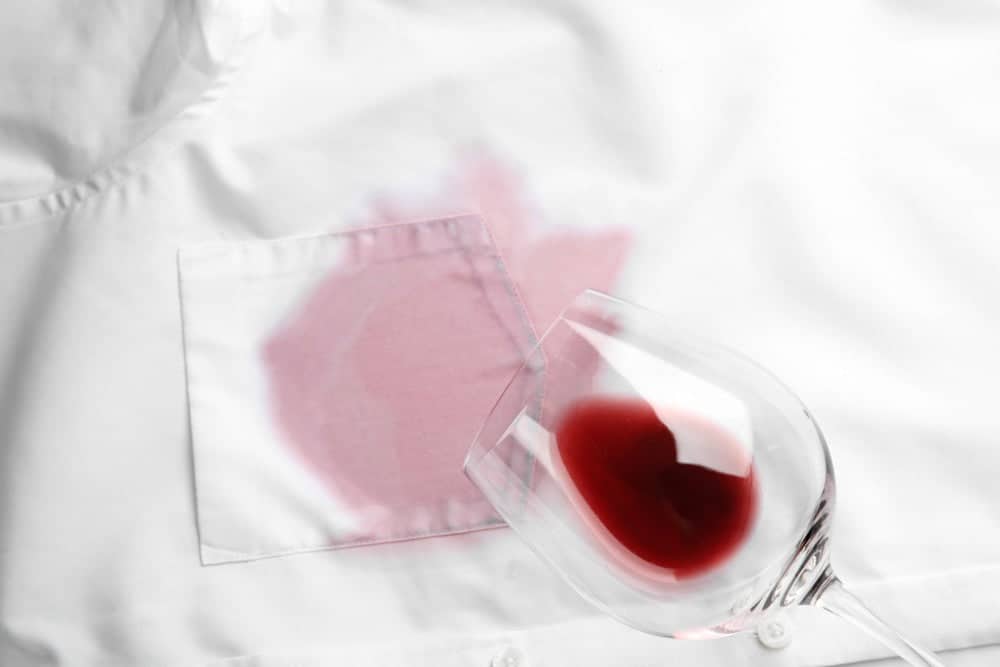 10 Foolproof Ways to Remove Red Juice Stains from White Clothes 3