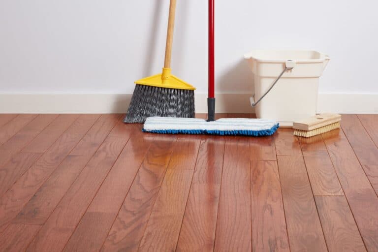 5 Tricks to Make Your Vinyl Floors Shiny Like New Today 2