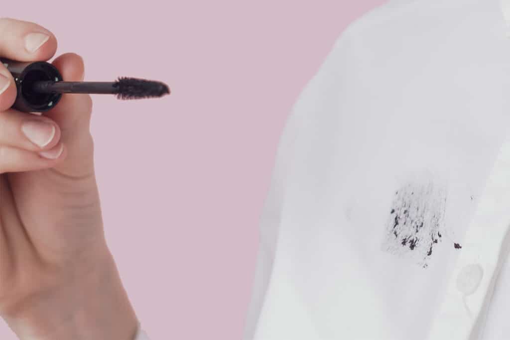 How To Remove Stubborn Mascara Stains From Clothes 2